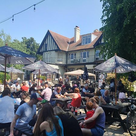 The Weir Hotel Walton-on-Thames Εξωτερικό φωτογραφία