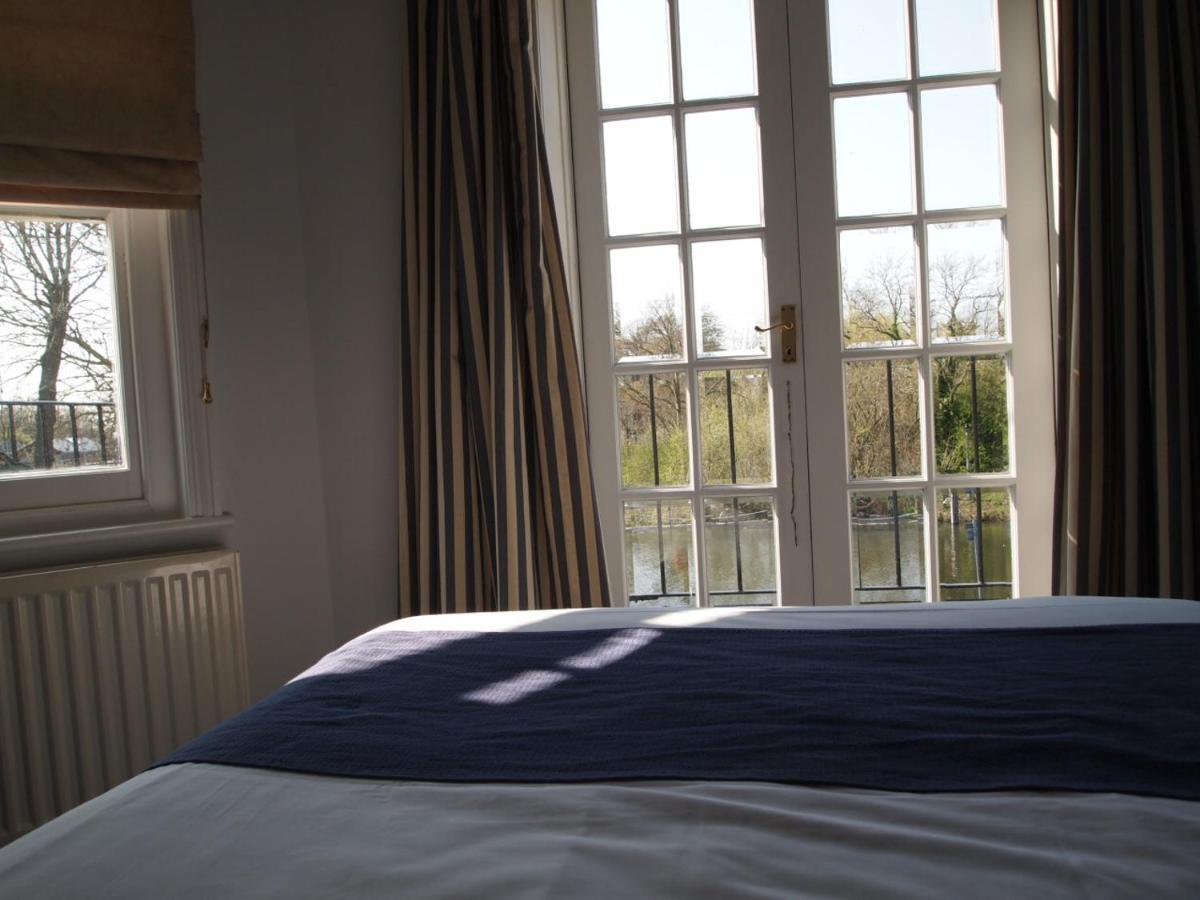 The Weir Hotel Walton-on-Thames Εξωτερικό φωτογραφία